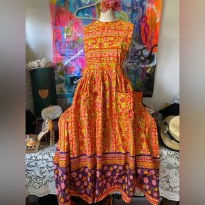 Stunning Vintage DESIGN HOUSE 1950’s Hostess Apron Wrap Dress Floral Fashion 💖